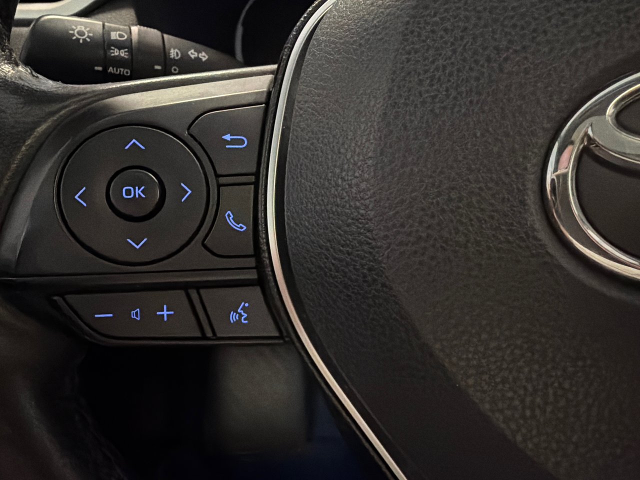 Toyota RAV4 Limited AWD *TRÈS BEAU VÉHICULE* 2020-28