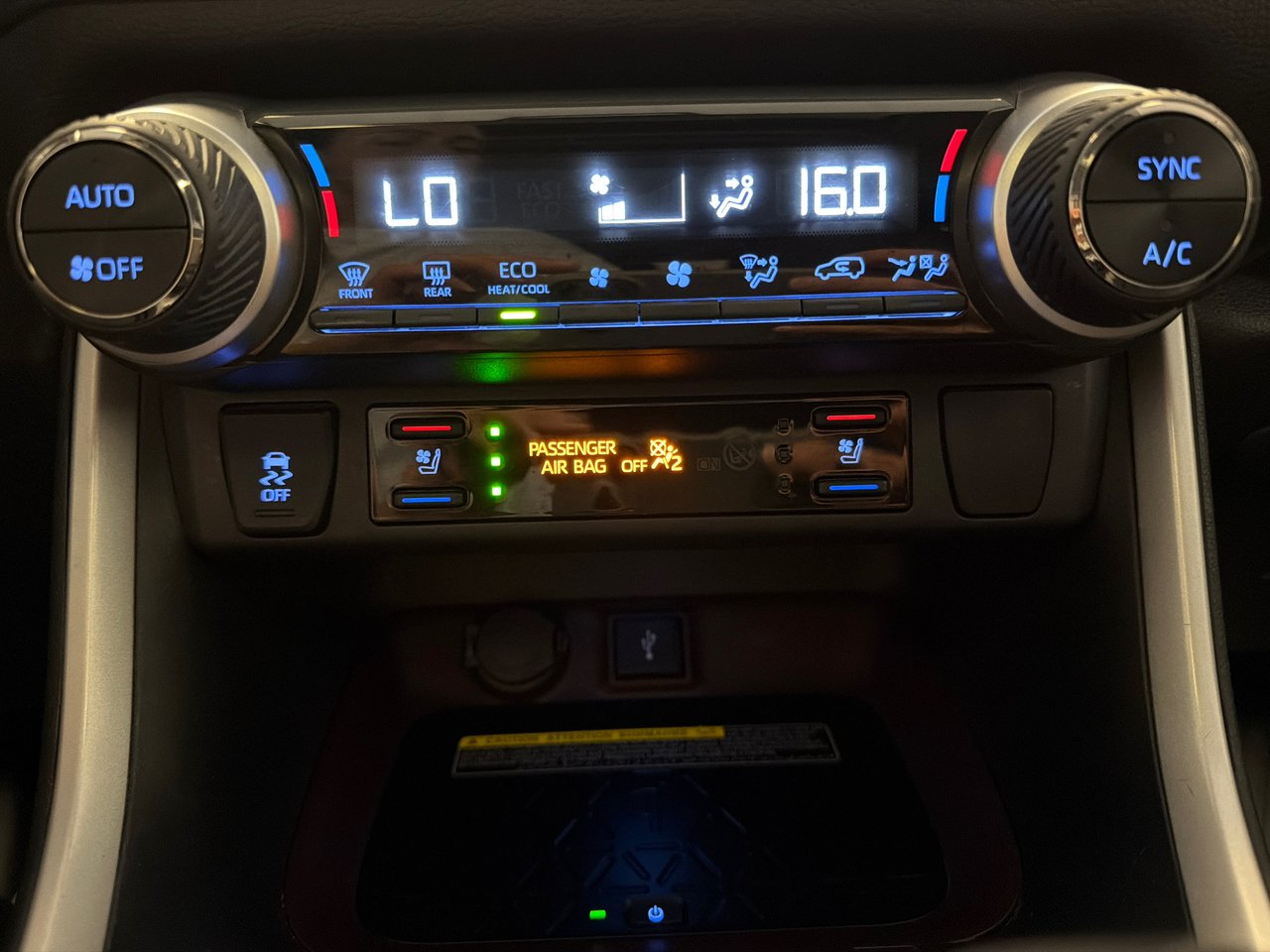 Toyota RAV4 Limited AWD *TRÈS BEAU VÉHICULE* 2020-26