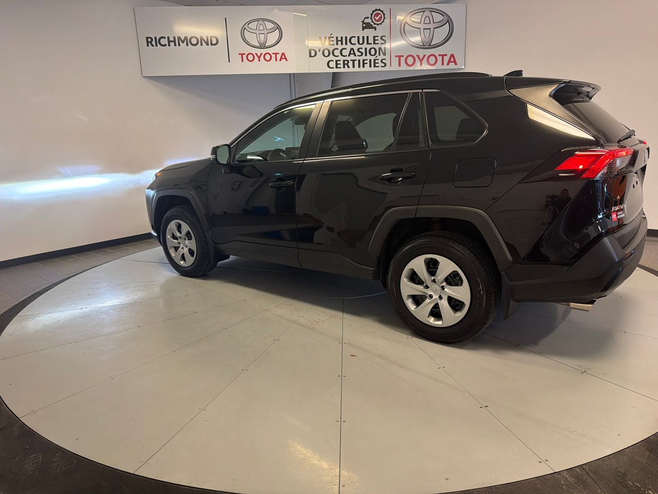Toyota RAV4 LE AWD *TRÈS BEAU VÉHICULE* 2020-4