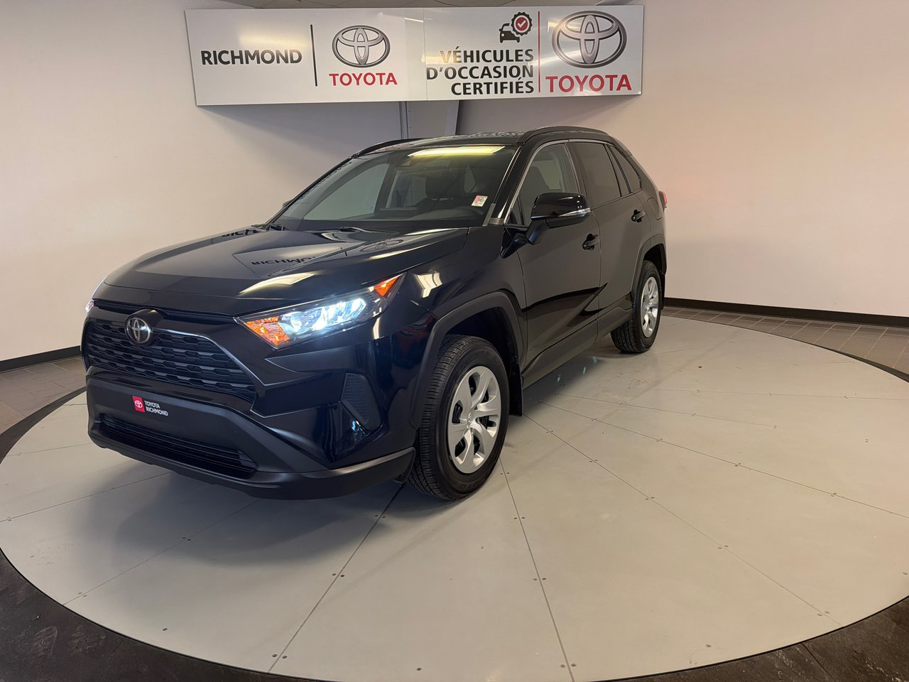 Toyota RAV4 LE AWD *TRÈS BEAU VÉHICULE* 2020-1