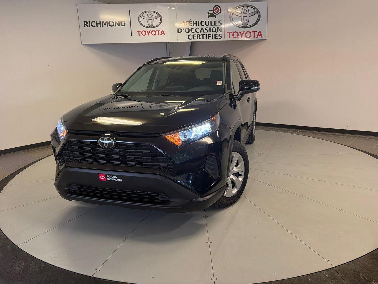 Toyota RAV4 LE AWD *TRÈS BEAU VÉHICULE* 2020-0