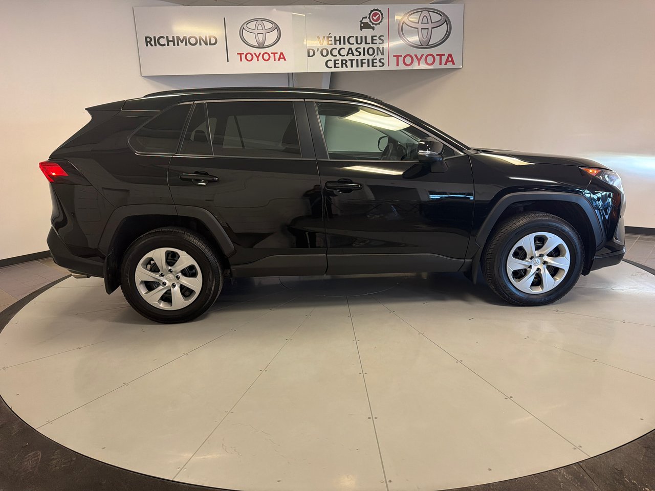 Toyota RAV4 LE AWD *TRÈS BEAU VÉHICULE* 2020-9