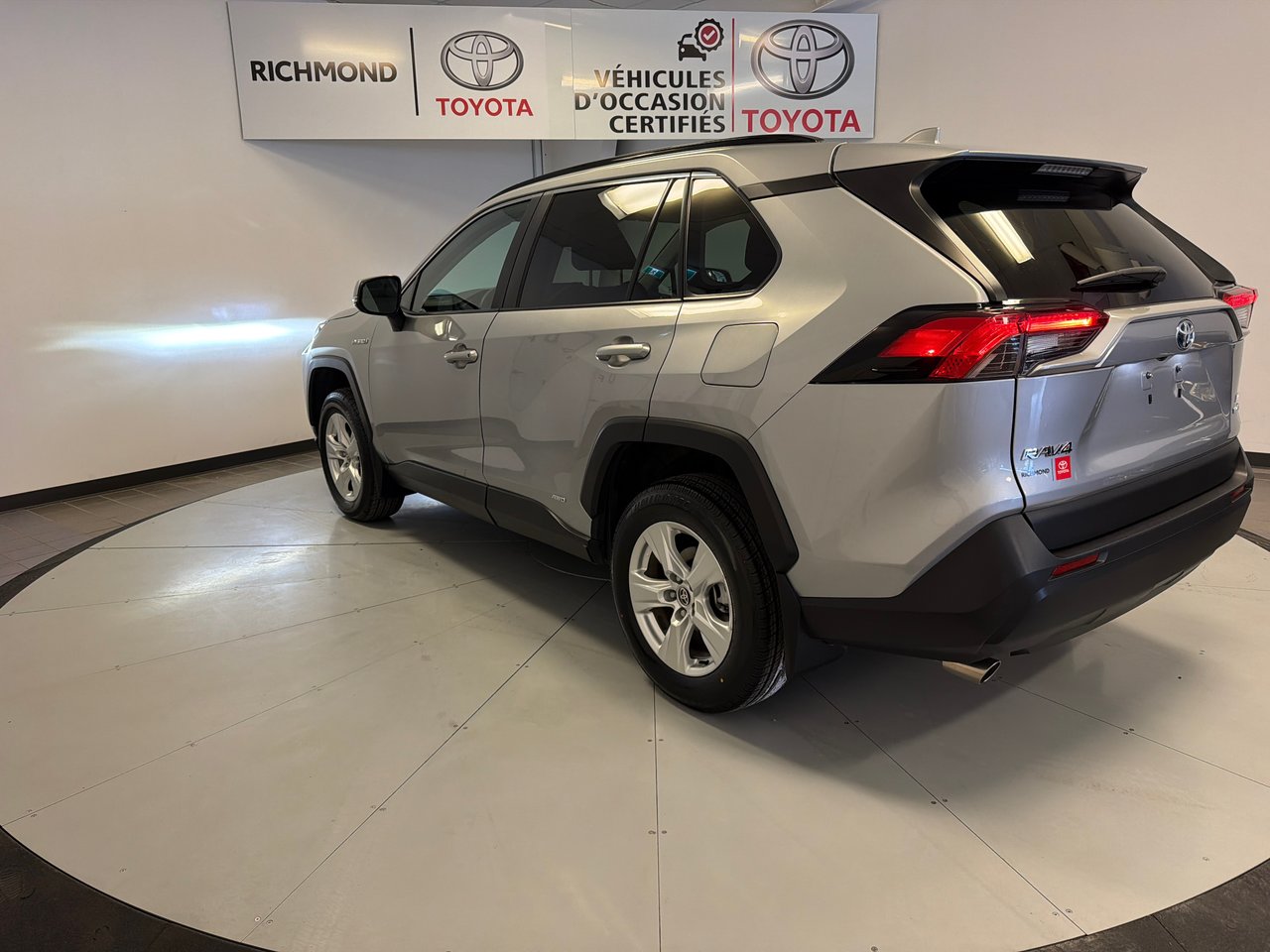 2021 Toyota RAV4 Hybrid LE *TRÈS BEAU VÉHICULE*-4