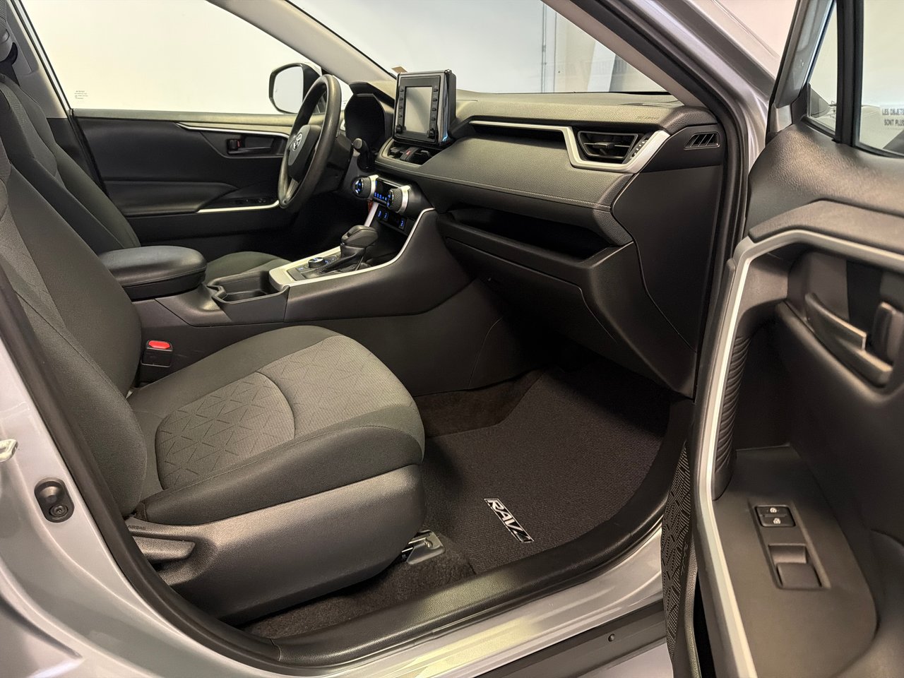 2021 Toyota RAV4 Hybrid LE *TRÈS BEAU VÉHICULE*-16