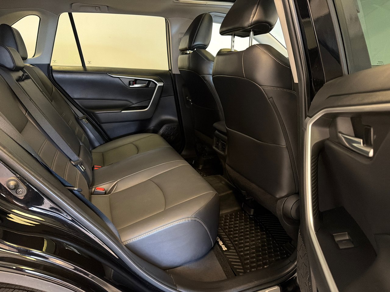 2022 Toyota RAV4 XLE PREMIUM-18
