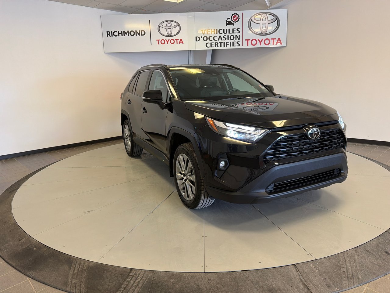 2022 Toyota RAV4 XLE PREMIUM-11