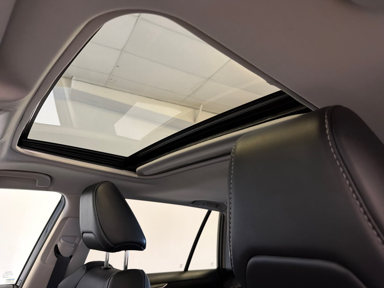 2022 Toyota RAV4 XLE PREMIUM-17