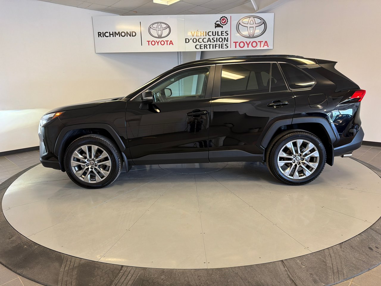 2022 Toyota RAV4 XLE PREMIUM-3