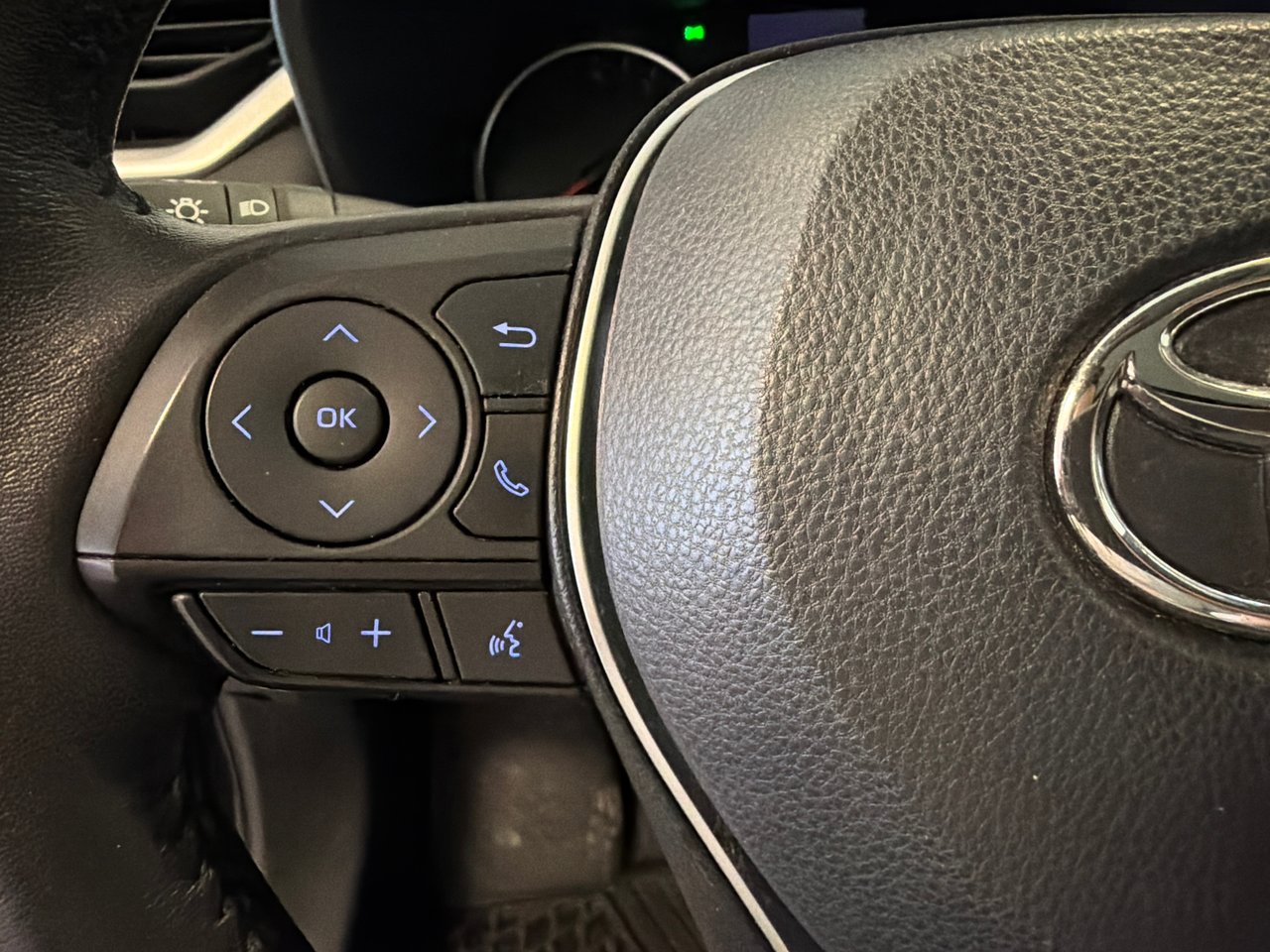 2022 Toyota RAV4 XLE PREMIUM-33