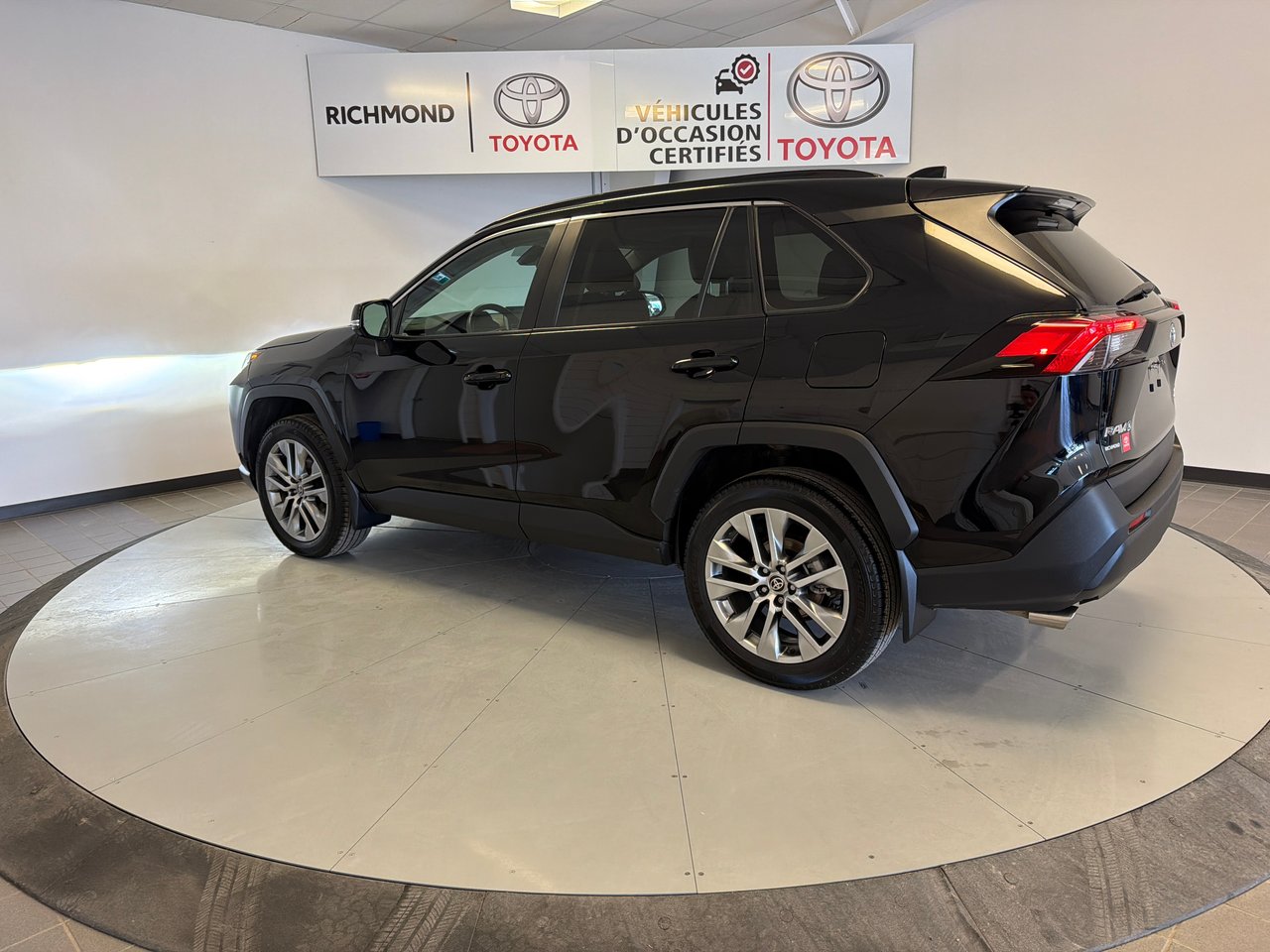 2022 Toyota RAV4 XLE PREMIUM-4
