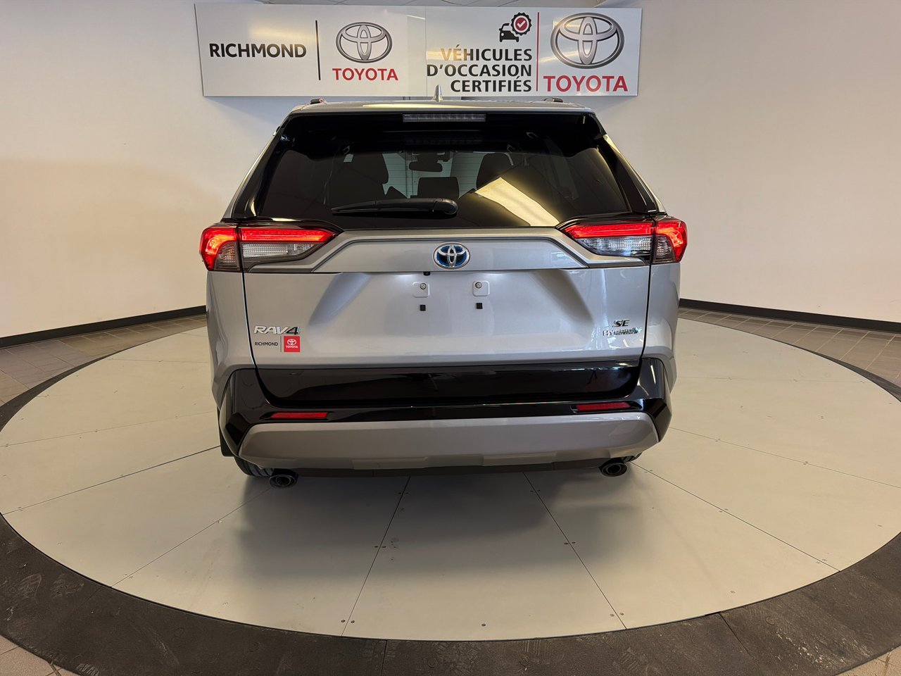 2022 Toyota RAV4 Hybrid SE *BAS KILOMÉTRAGE + TRÈS BEAU VÉHICULE*-6