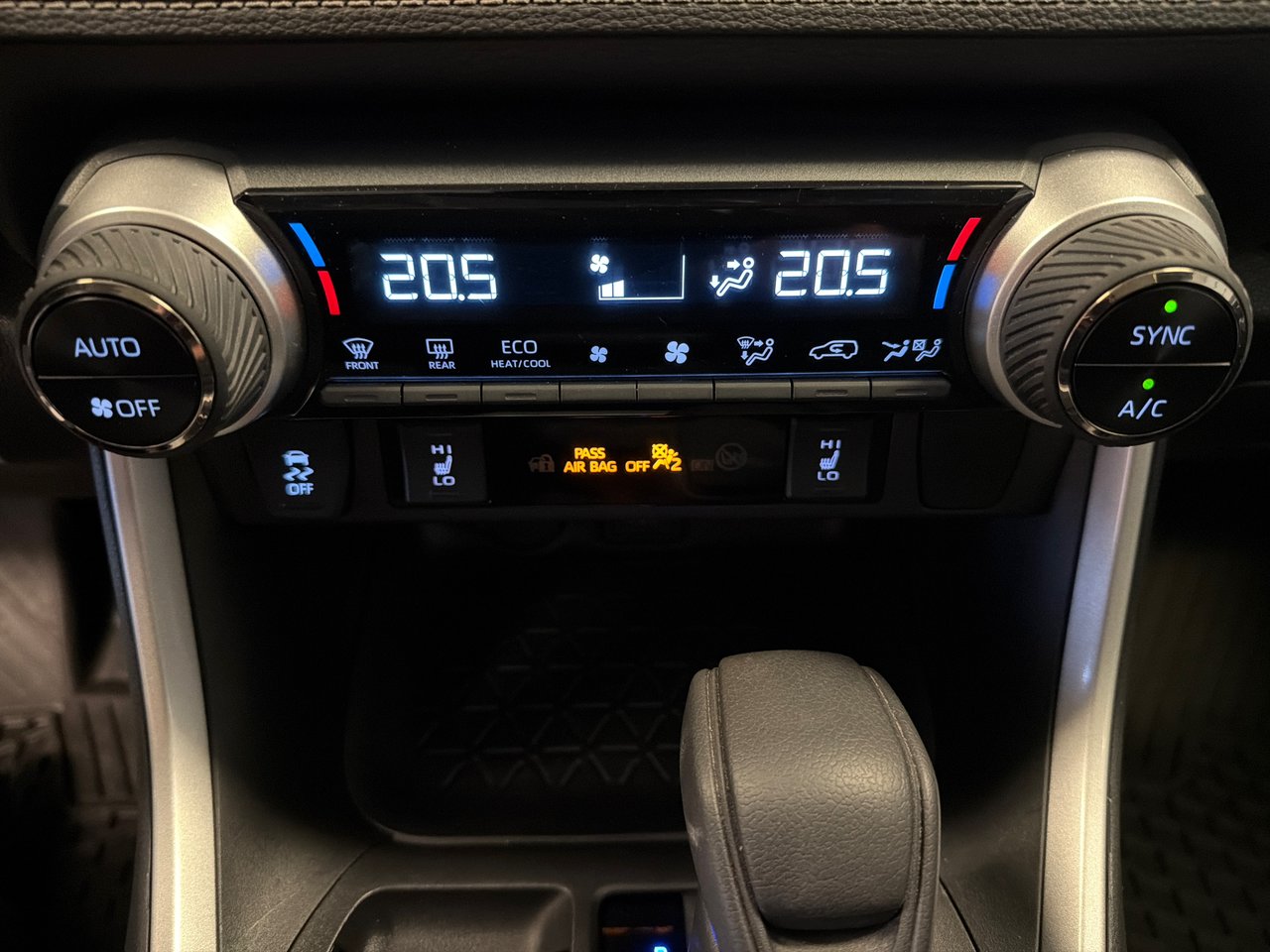 2023 Toyota RAV4 Hybrid XLE-26
