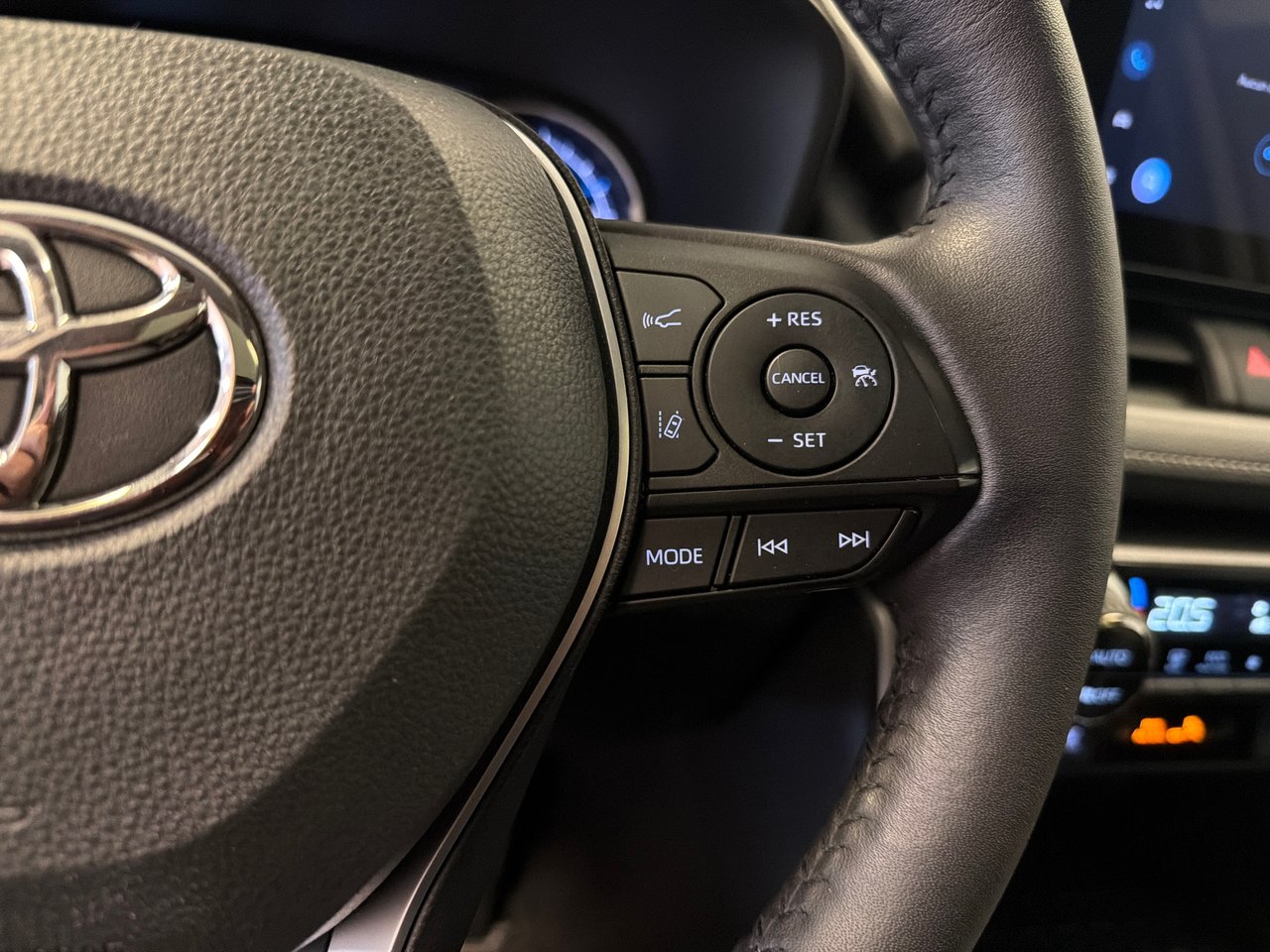 2023 Toyota RAV4 Hybrid XLE-30