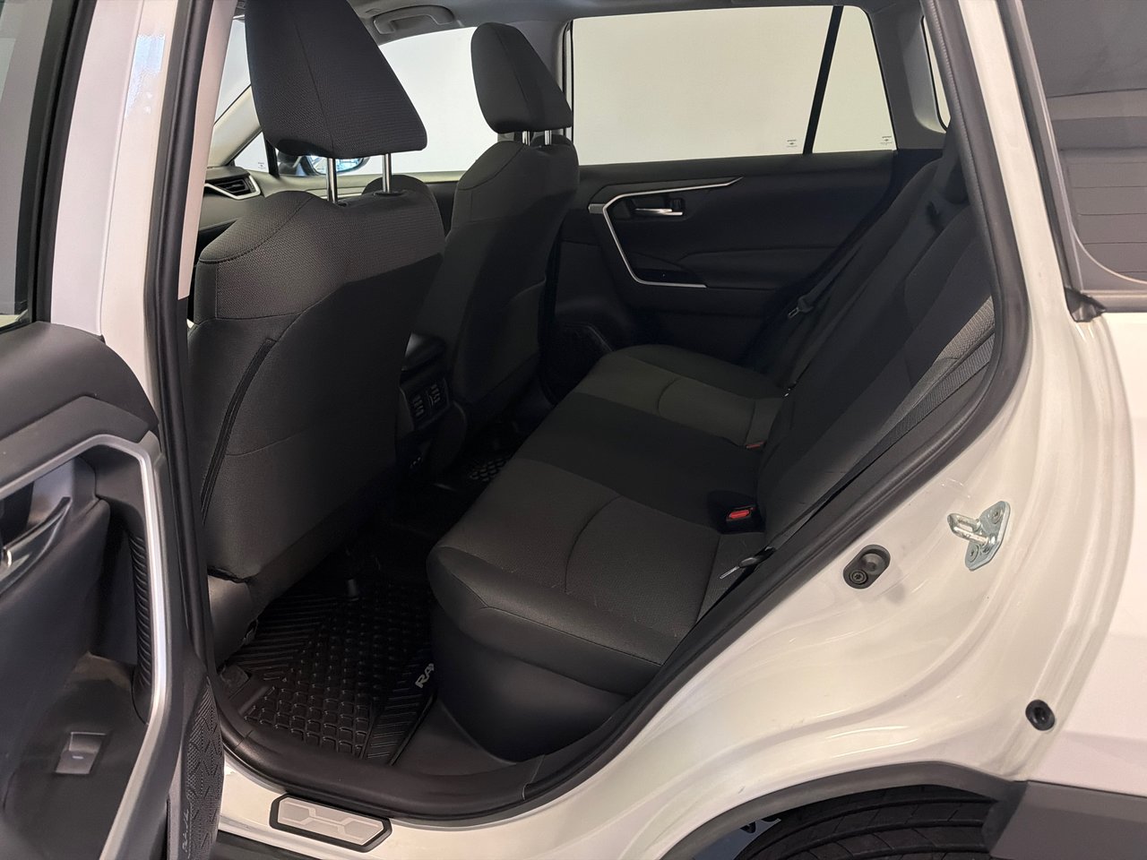 2023 Toyota RAV4 Hybrid XLE-16