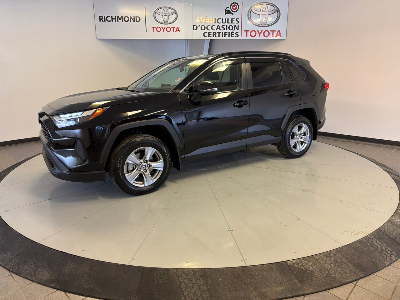 2023 Toyota RAV4 XLE AWD *BAS KILOMÉTRAGE*-2