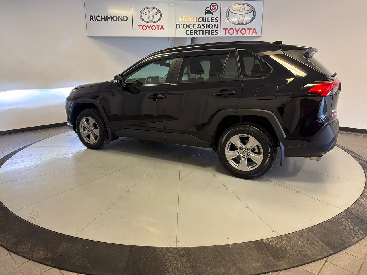 2023 Toyota RAV4 XLE AWD *BAS KILOMÉTRAGE*-4
