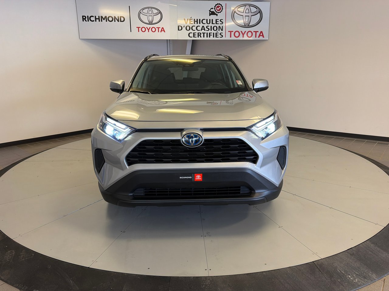 2024 Toyota RAV4 Hybrid XLE *TRÈS BAU VÉHICULE!*-13