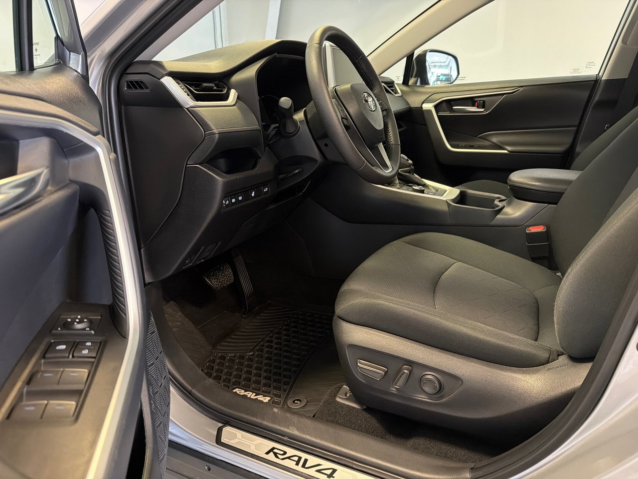 2024 Toyota RAV4 Hybrid XLE *TRÈS BAU VÉHICULE!*-14