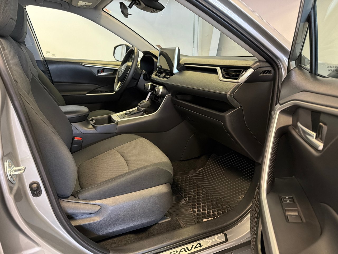 2024 Toyota RAV4 Hybrid XLE *TRÈS BAU VÉHICULE!*-18