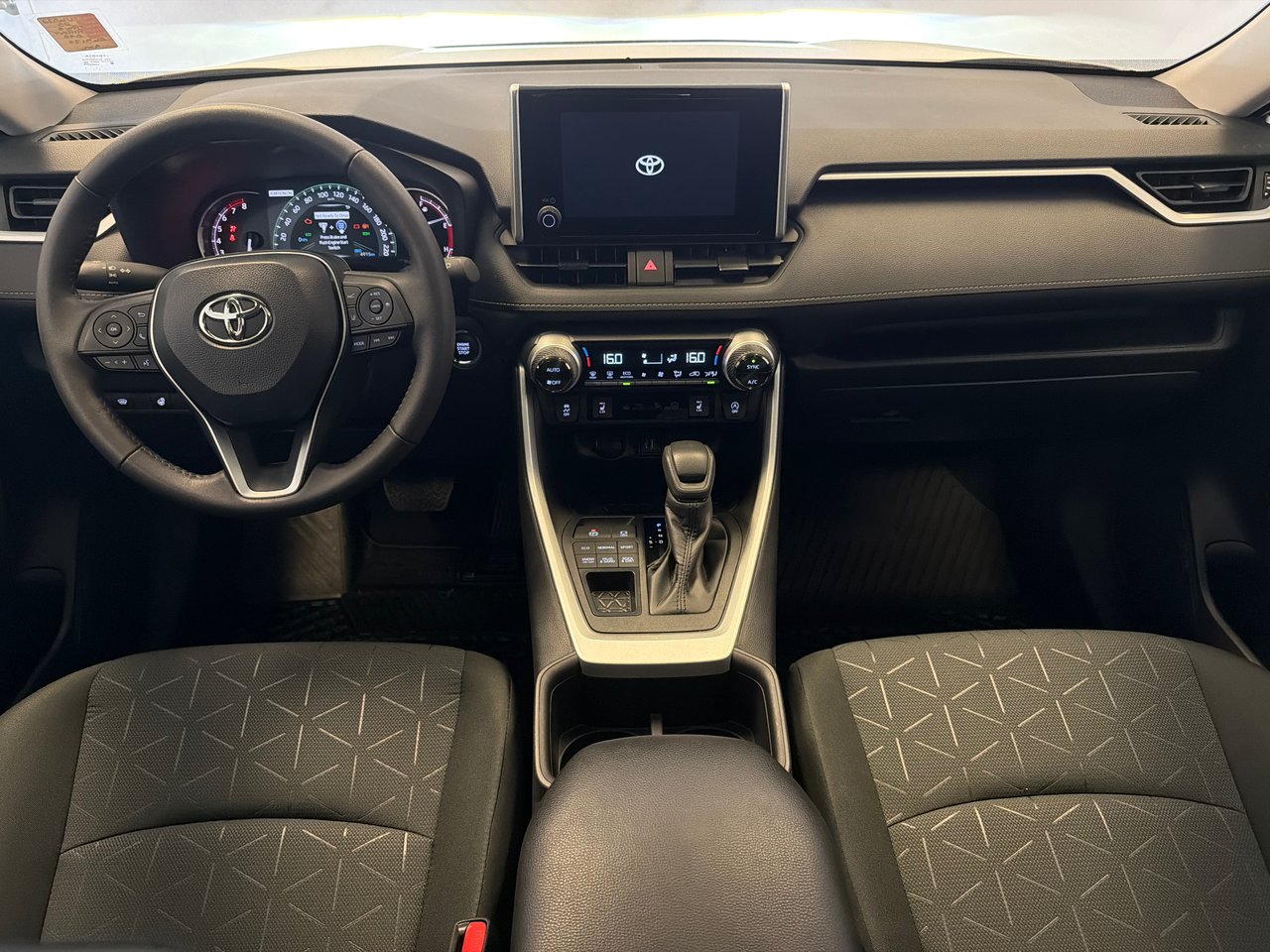 2025 Toyota RAV4 XLE *BAS KILOMÉTRAGE*-18