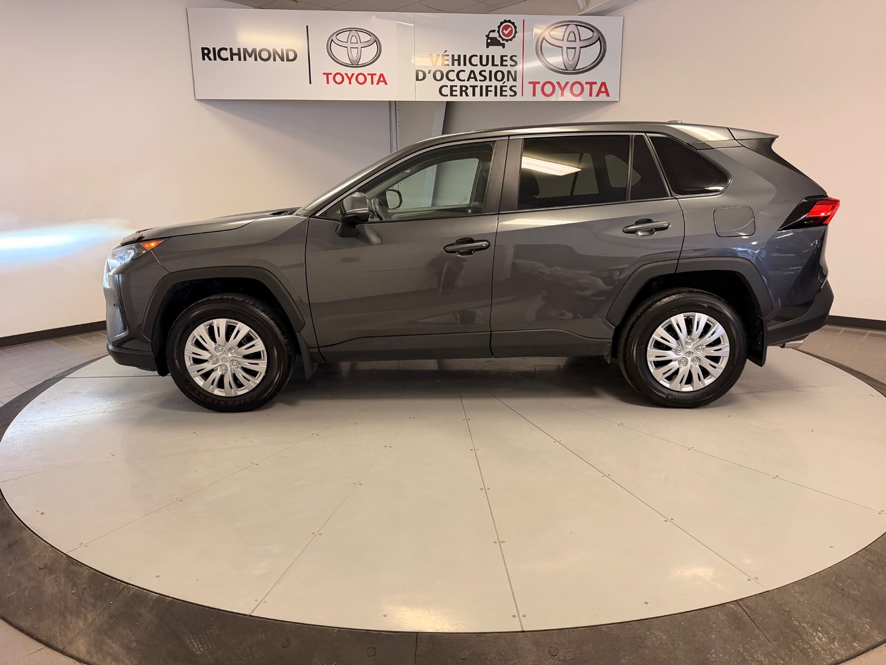 2025 Toyota RAV4 LE AWD *TRÈS BEAU VÉHICULE*-4