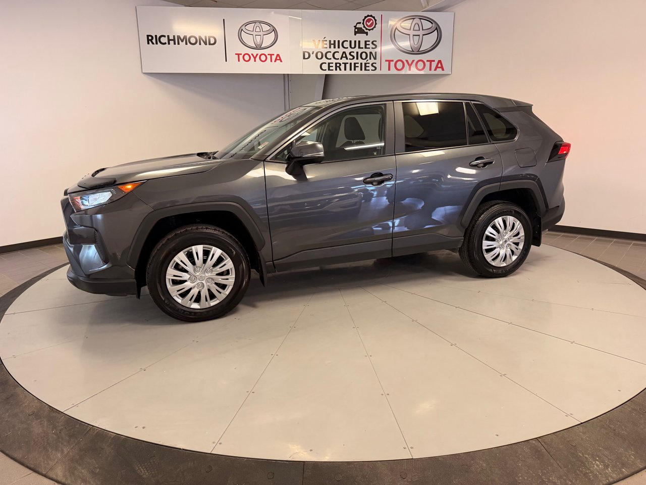 2025 Toyota RAV4 LE AWD *TRÈS BEAU VÉHICULE*-3