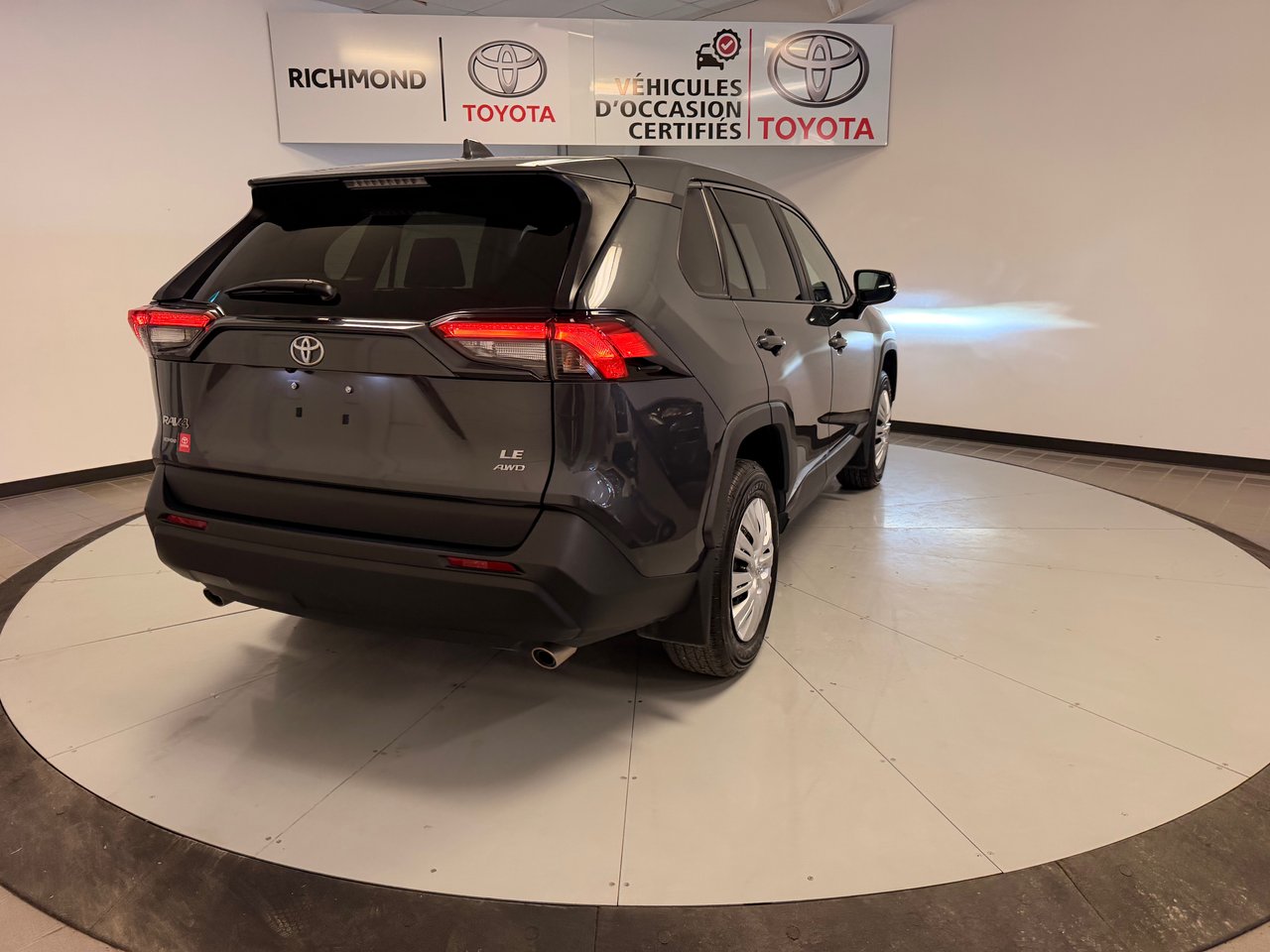 2025 Toyota RAV4 LE AWD *TRÈS BEAU VÉHICULE*-9