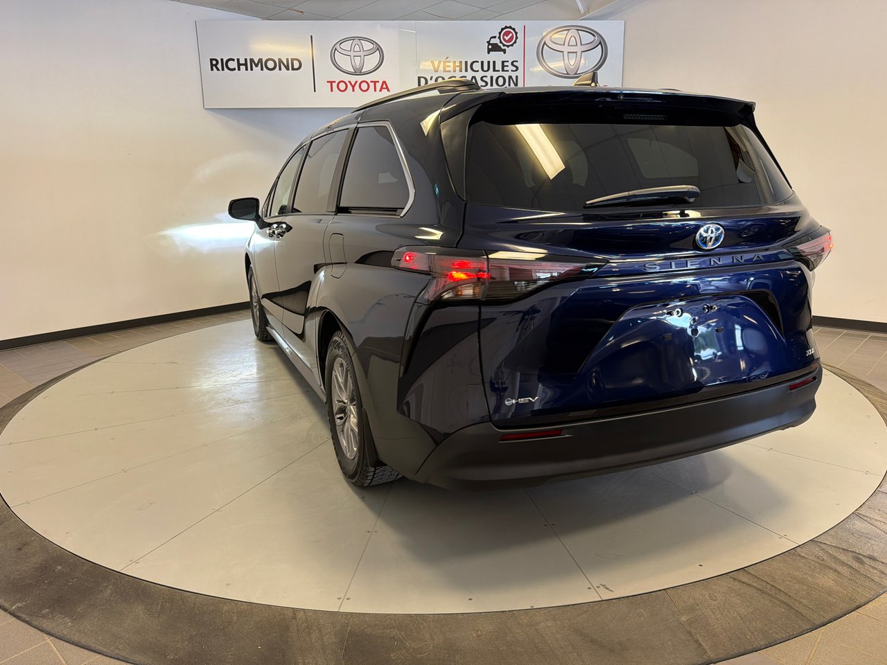 2025 Toyota Sienna XLE FWD *DÉMO +BAS KILOMÉTRAGE*-12