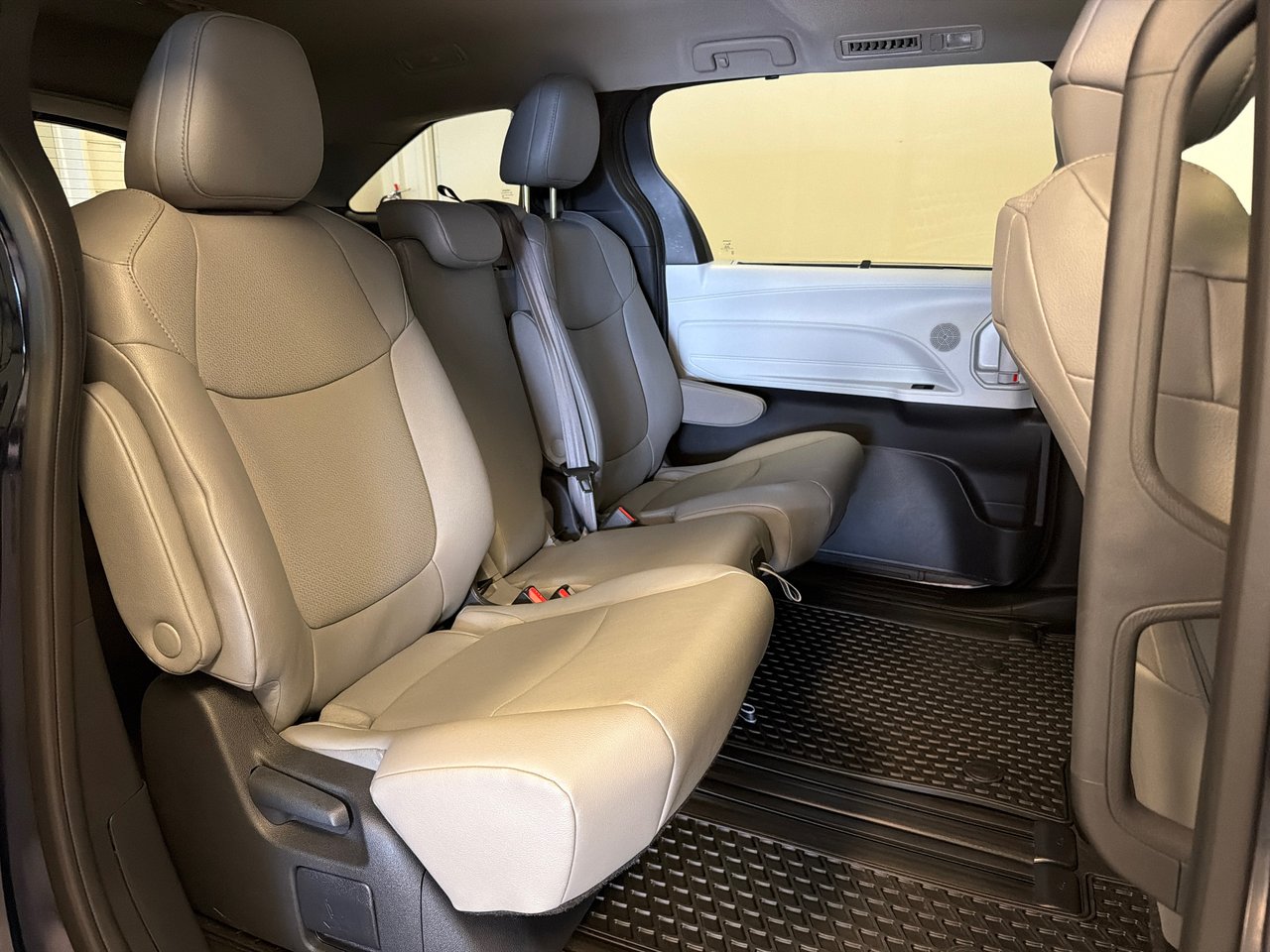 2025 Toyota Sienna XLE FWD *DÉMO +BAS KILOMÉTRAGE*-26