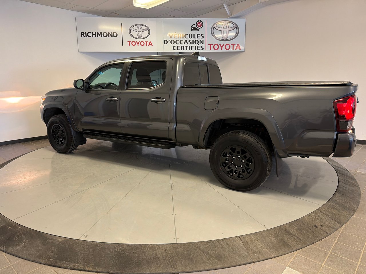 2021 Toyota Tacoma DOUBLE CAB 6A-8