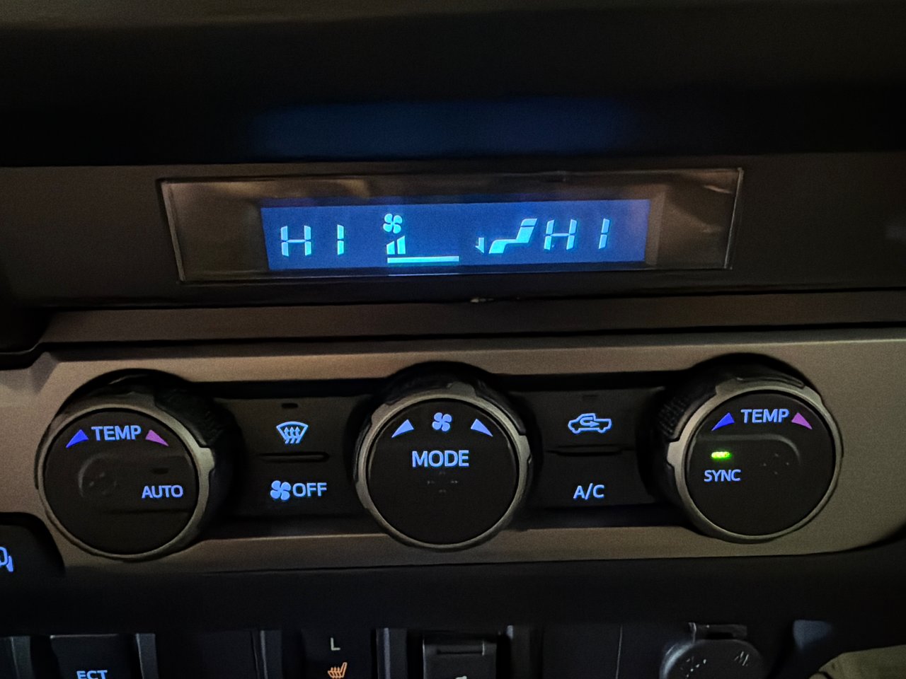 2021 Toyota Tacoma DOUBLE CAB 6A-26