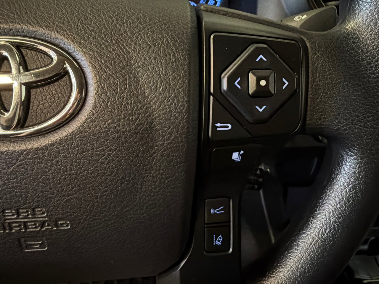 2021 Toyota Tacoma DOUBLE CAB 6A-31