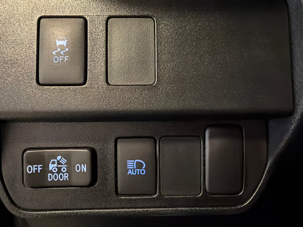 2021 Toyota Tacoma DOUBLE CAB 6A-33