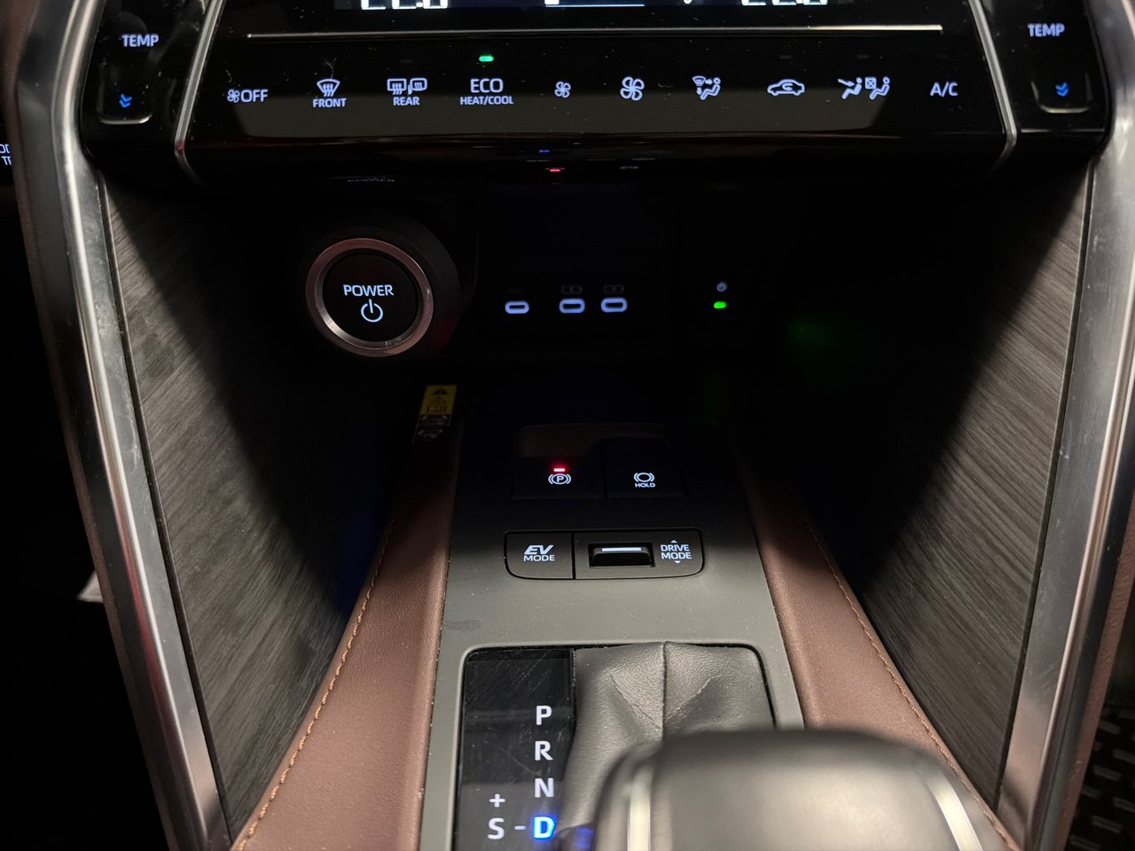 2024 Toyota Venza Hybrid LIMITED-26