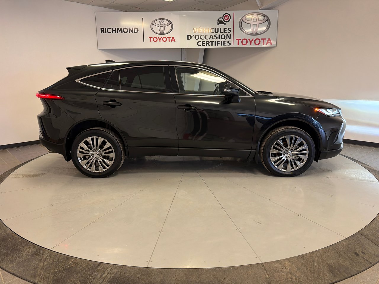 2024 Toyota Venza Hybrid LIMITED-9
