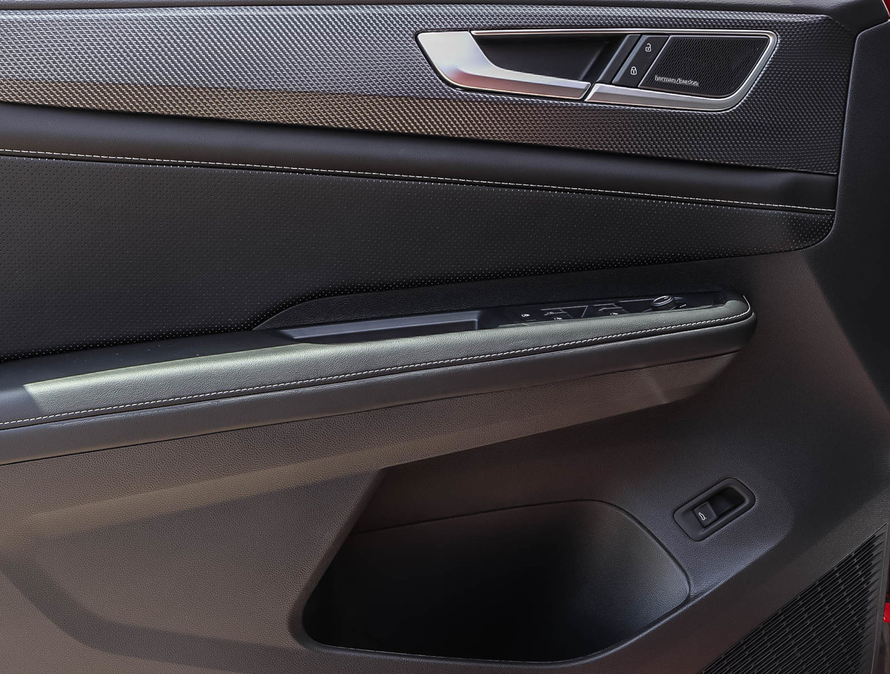 2024 Volkswagen Atlas Cross Sport Highline | No Accidents | Black Alloy Package