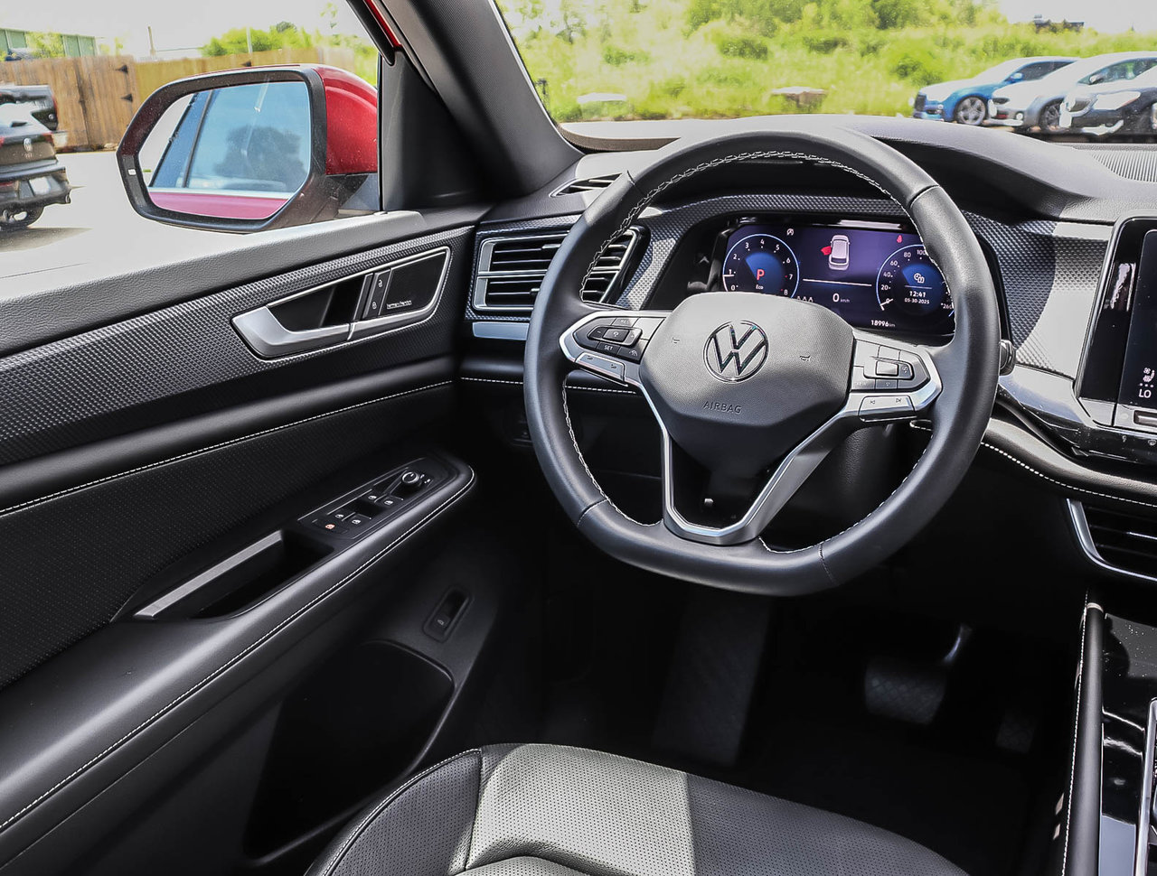 2024 Volkswagen Atlas Cross Sport Highline | No Accidents | Black Alloy Package
