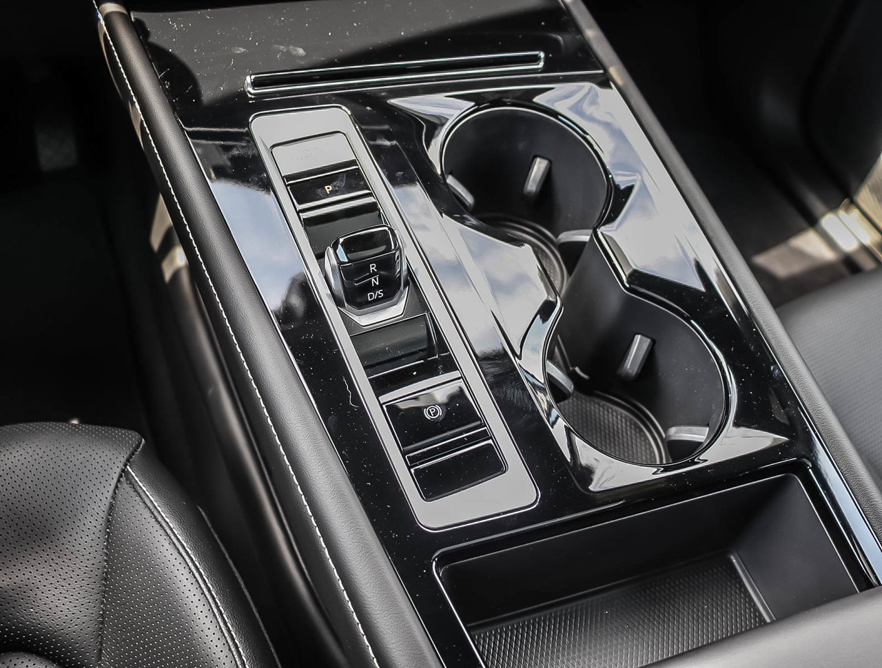 2024 Volkswagen Atlas Cross Sport Highline | No Accidents | Black Alloy Package