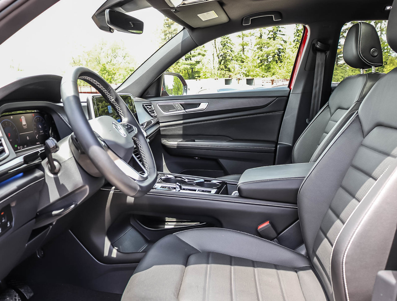 2024 Volkswagen Atlas Cross Sport Highline | No Accidents | Black Alloy Package