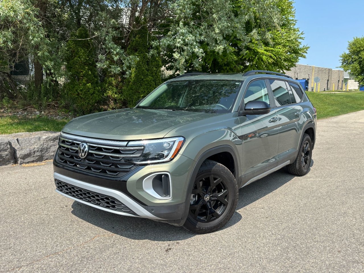 2024 Volkswagen Atlas 2.0T Peak Edition | Sunroof Package