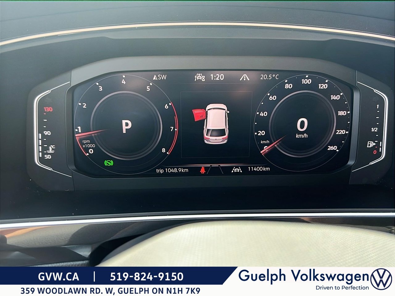 Volkswagen Tiguan Comfortline R-Line Black Edition | One Owner | No Accidents 2024