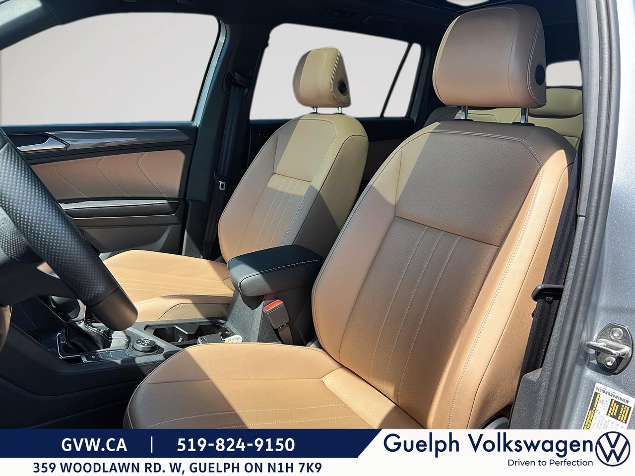 Volkswagen Tiguan Comfortline R-Line Black Edition | One Owner | No Accidents 2024