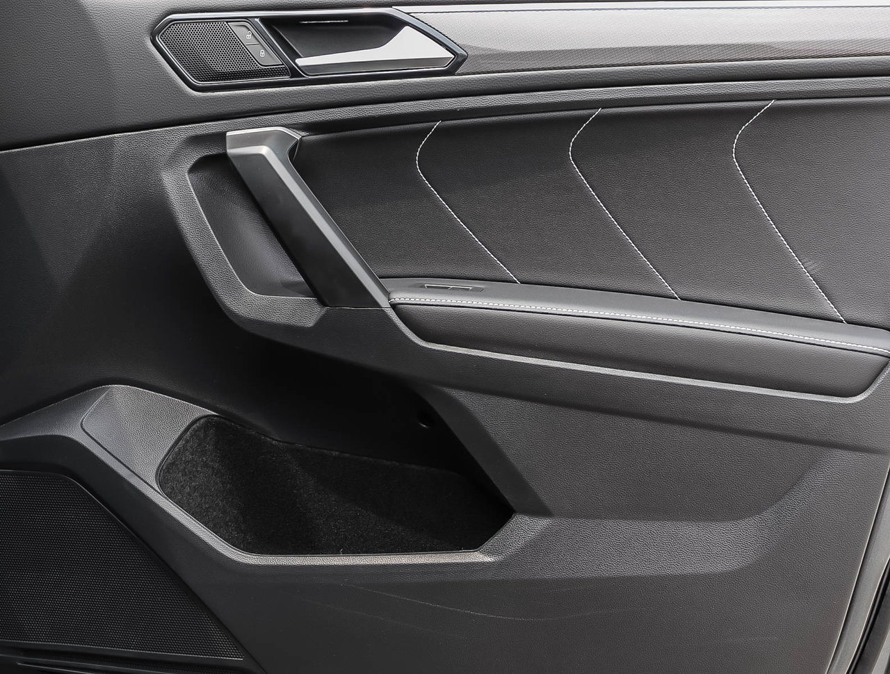 2024 Volkswagen Tiguan Comfortline R-Line Black