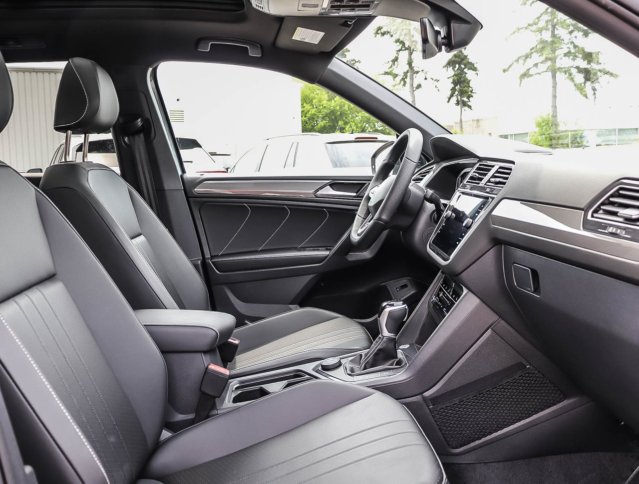 2024 Volkswagen Tiguan Comfortline R-Line Black