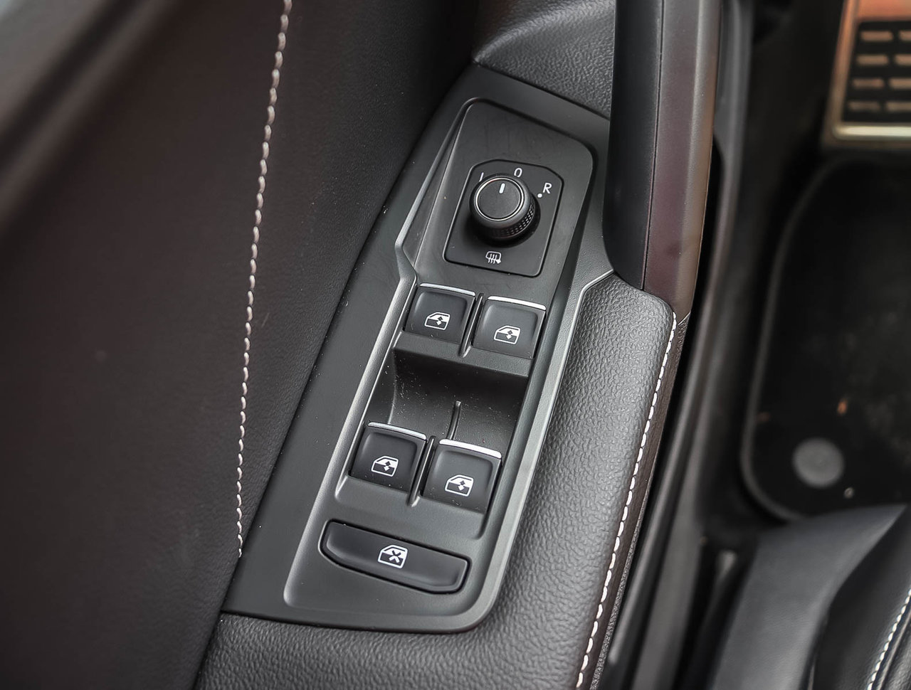2024 Volkswagen Tiguan Comfortline R-Line Black