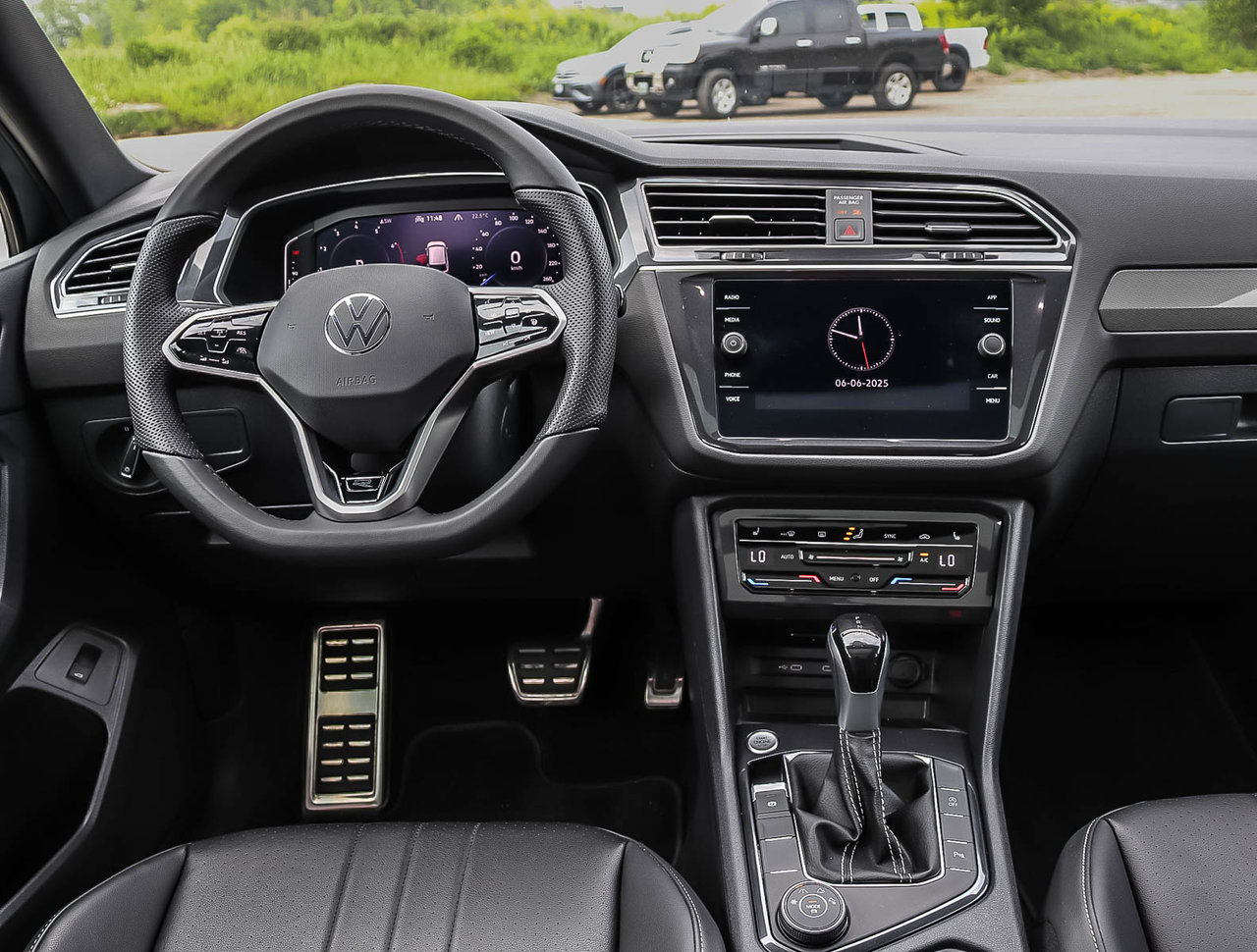 2024 Volkswagen Tiguan Comfortline R-Line Black