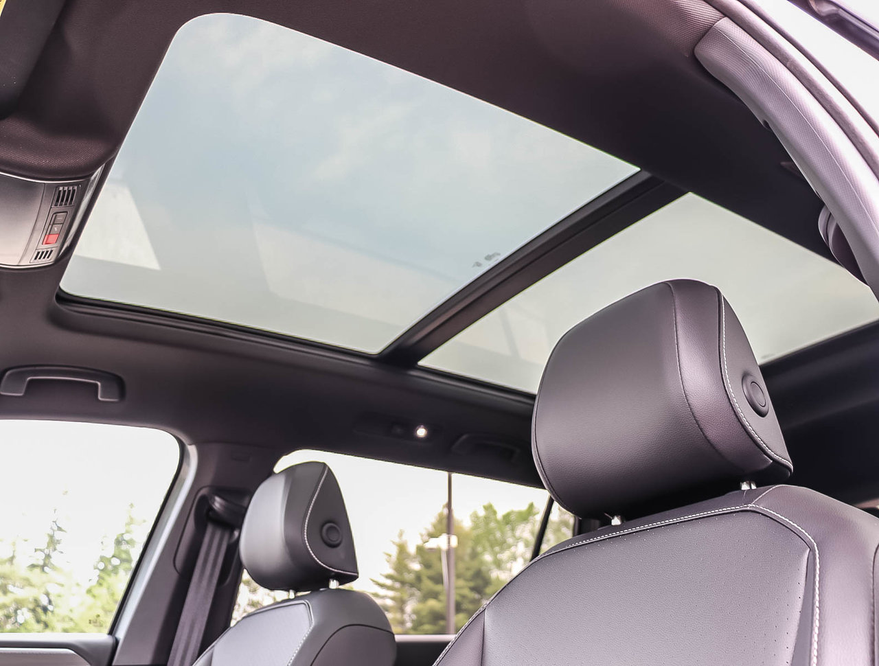 2024 Volkswagen Tiguan Comfortline R-Line Black