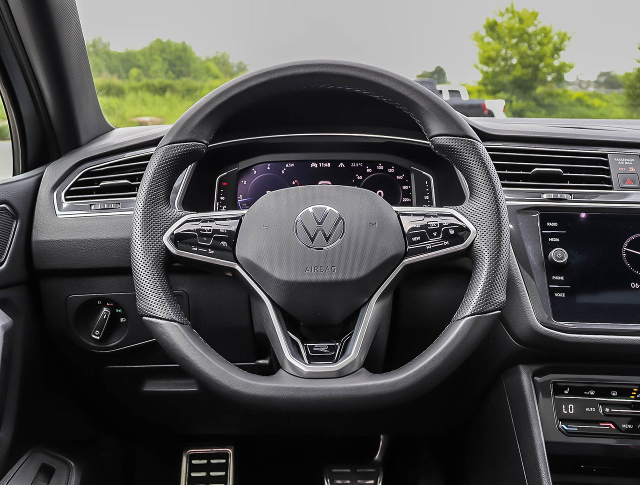 2024 Volkswagen Tiguan Comfortline R-Line Black