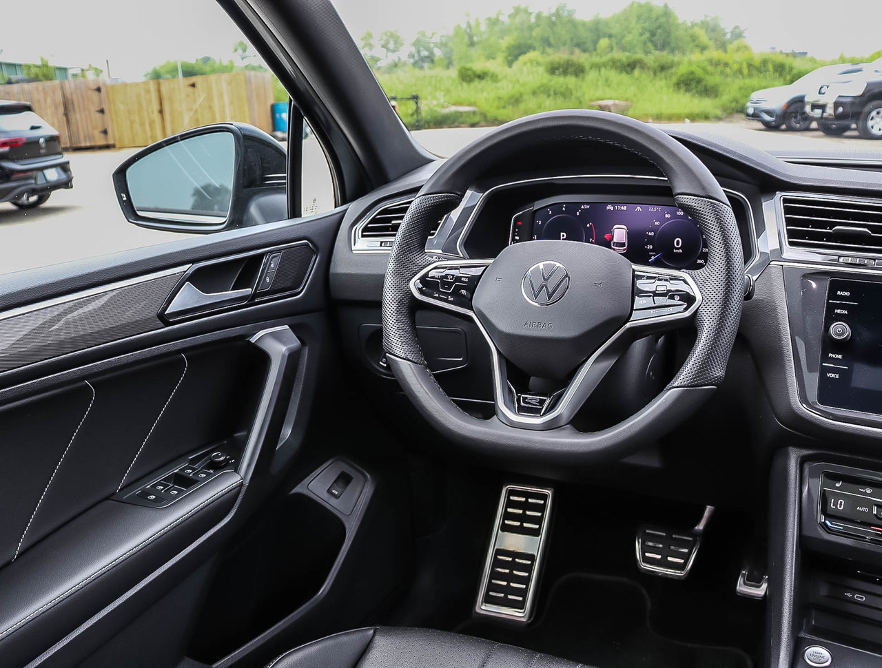 2024 Volkswagen Tiguan Comfortline R-Line Black