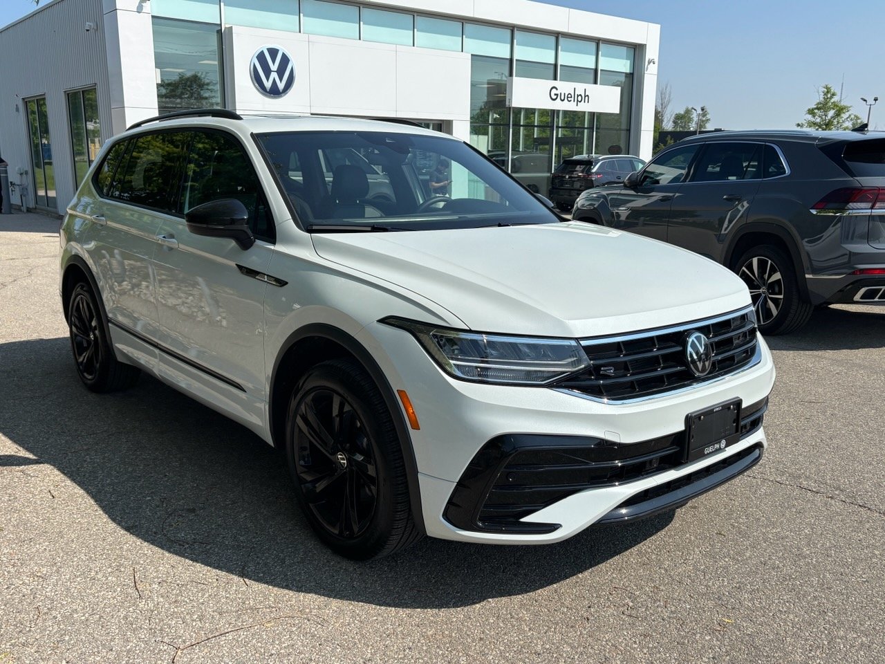 2024 Volkswagen Tiguan Comfortline R-Line Black